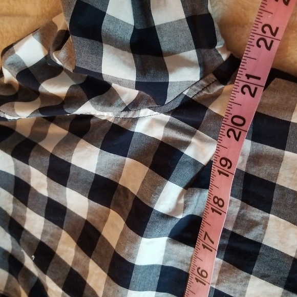 Laura Scott | Buffalo Plaid Button Up Shirt - Picture 6 of 9